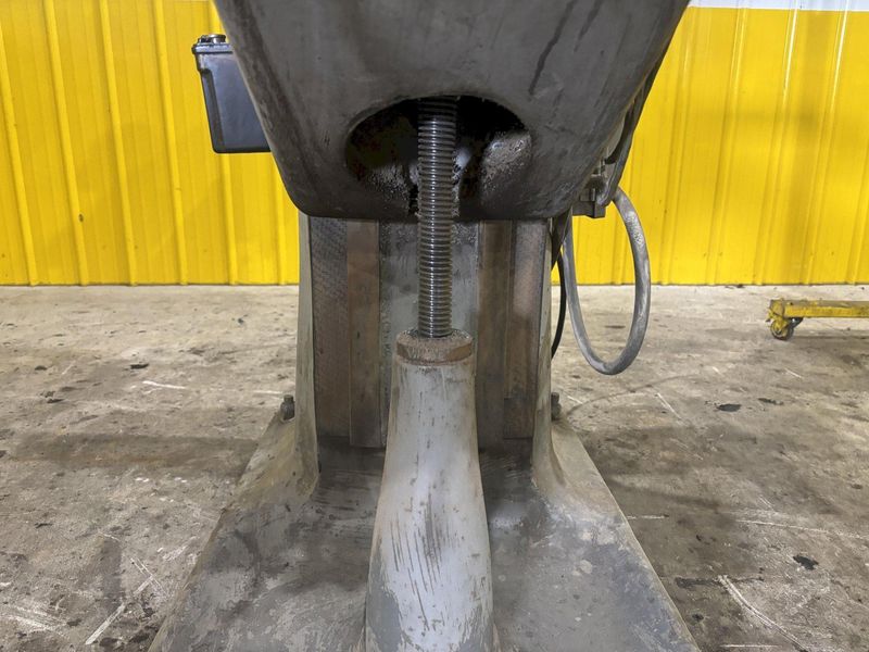 1.5 HP BRIDGEPORT VERTICAL RAM TYPE MILL & CHERRYING HEAD: STOCK #23195
