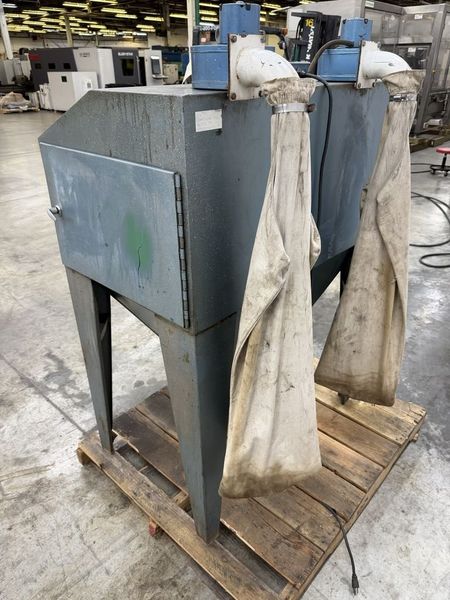 Dee-Blast 38 23-3/4″ x 36″ Abrasize Blast Cabinet w/ Dust Collection