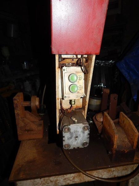 T-DRILL TUBE COLLAR MACHINE