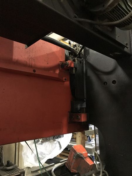138 TON AMADA HYDRAULIC PRESS BRAKE