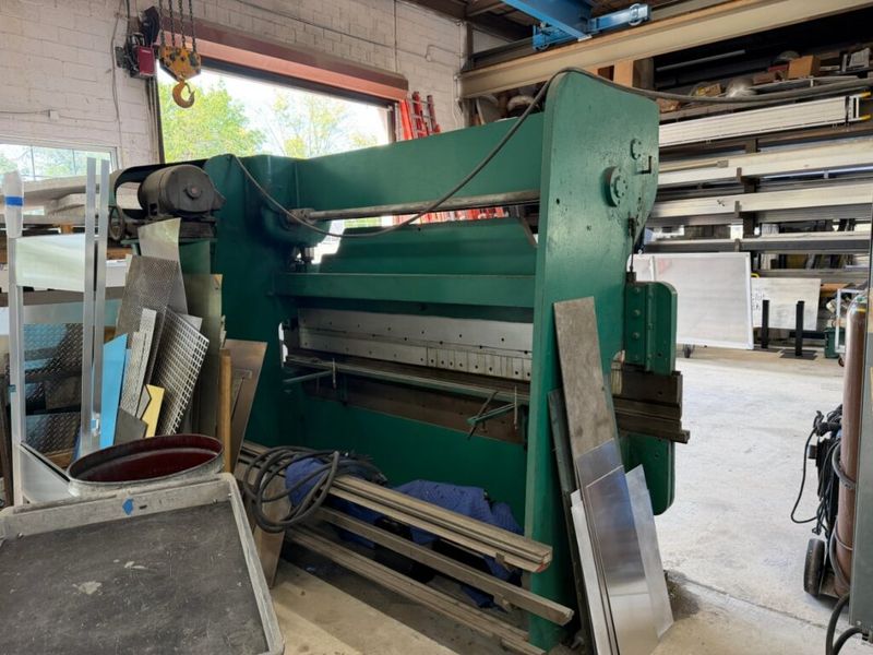 Chicago 14 ga x 10′ Press Brake