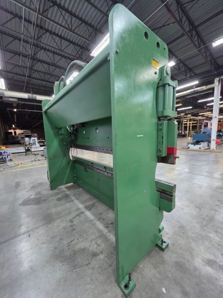 Cincinnati CB 135 Ton x 12′ Hydraulic Press Brake