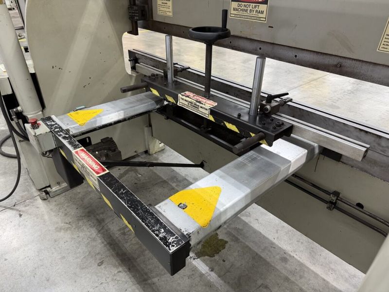 Accurpress 7608 60 Ton x 8′ CNC Press Brake