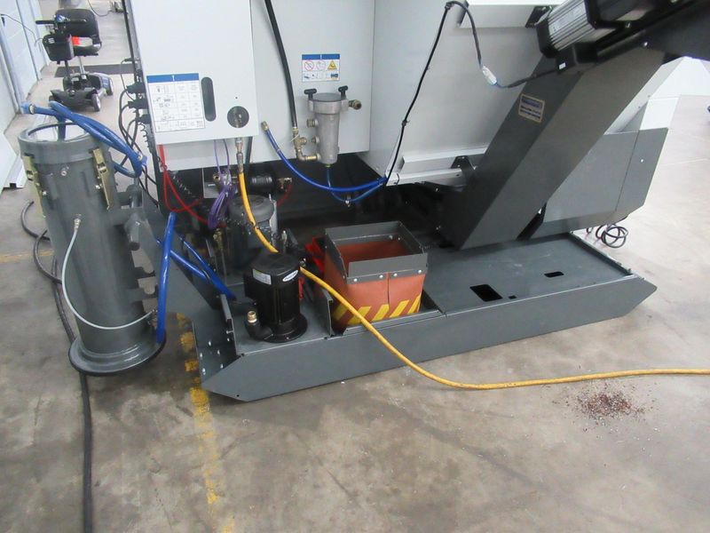 Haas UMC-1000SS CNC 5-Axis Vertical Machining Center, 40"x25"x25", 12K RPM, Chip Con, 30 ATC, Probing, TS Coolant, Air-Vise