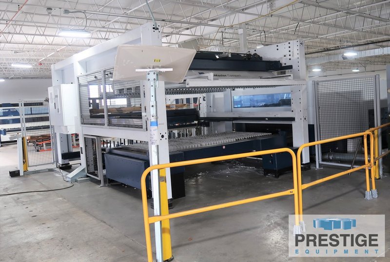 Trumpf TruLaser 3030 6KW CO2 Laser w/ Compact Liftmaster, 60" x 120" Dual Pallet, Low Hours, 12/2017 #32347