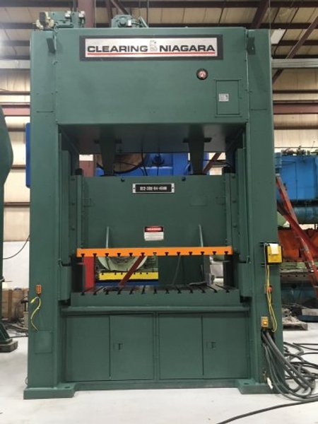 300 Ton Clearing/Niagara SE2-300-84-48UH, 8"Str, 32"SH, 35-70 VSPM, Windows, Flr Std, '96