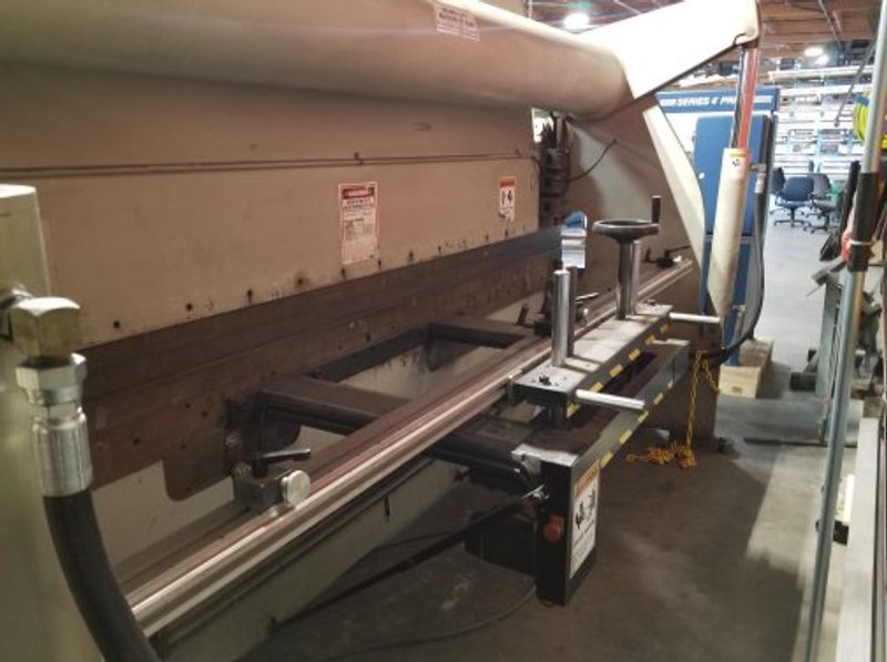 130 TON X 12' ACCURPRESS 713012 HYDRAULIC PRESS BRAKE
W/UPGRADED ETS 3000 CONTROL
MFG:2000