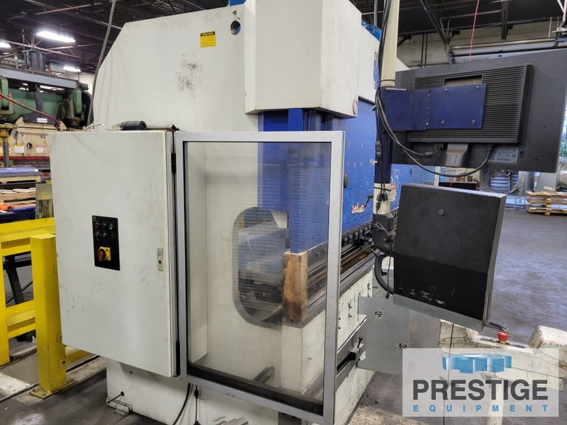 Trumpf TrumaBend C110, 121 Ton, 122" OA, 106" BH, Delem 6-Axis CNC, 2002, #32164