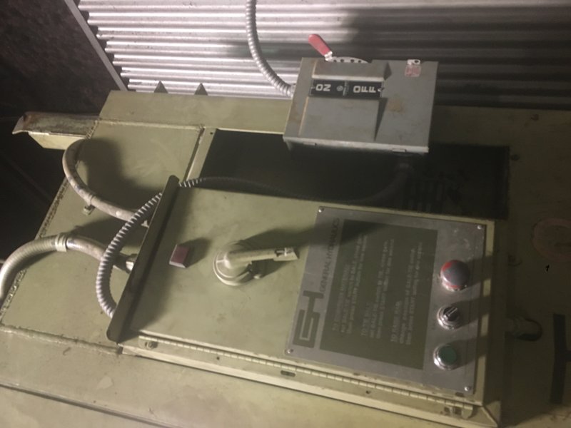 General Hydraulic Cardboard Baler 
Model: 615-60L-21
Serial: 10531
Volts: 230
Amps: 18.8
Phase: 3
Cycle: 60
Vertical