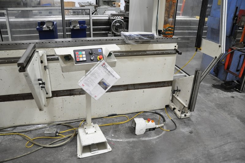 93 tON X 100"  TRUMPF HYDRAULIC PRESS BRAKE