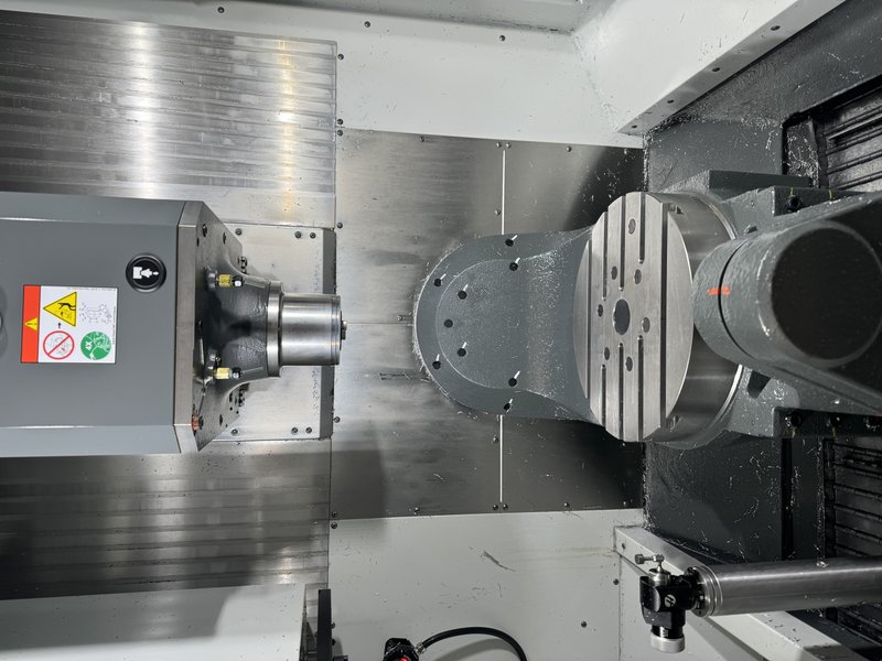 Year 2023, Low Hours, 50 ATC, 15K RPM, CAT-40, WIPS, CDF Chip Disc Filtration Chip Conveyor, High Speed Machining.
