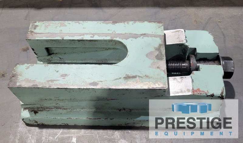 15" x 7" x 4" Leveling Pads, 13.5" x 7" Base, 2" x 7" Anchor Hole Slot, #43502