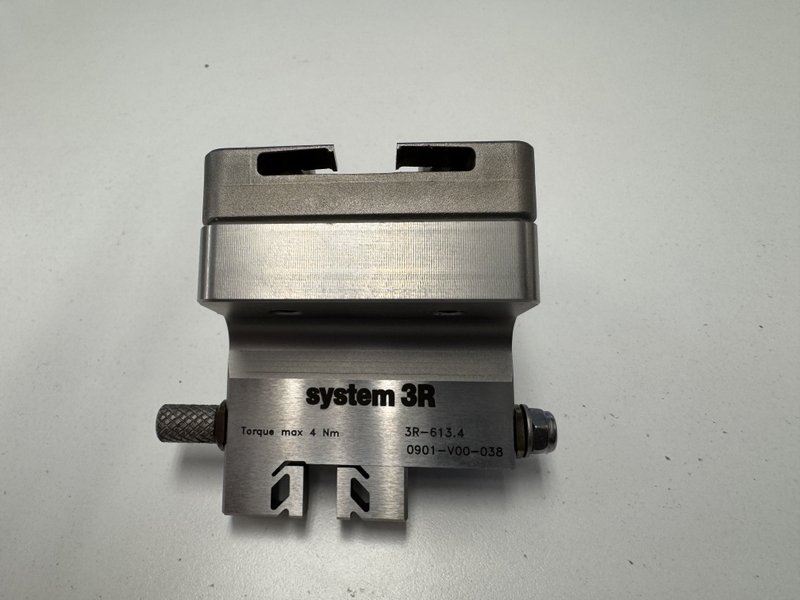System 3R Tooling,
Vises, Chucks, Adaptors, ATC Forks, Check Ruler, Control Rod, Pallets, Probes