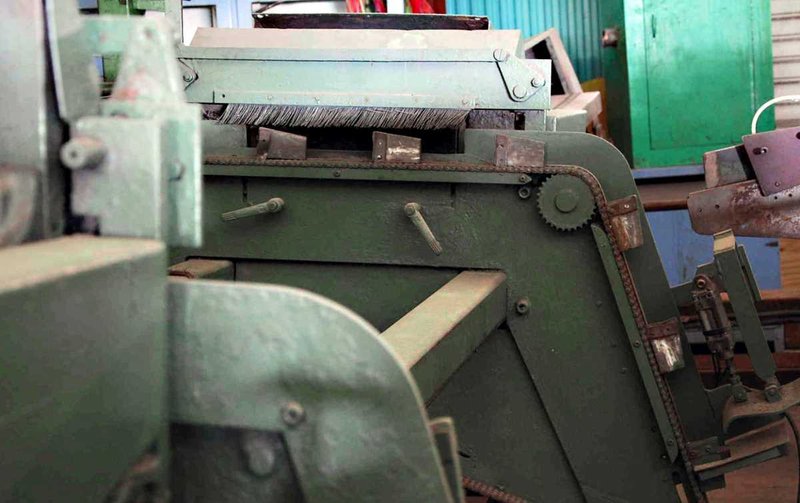 3" OD x 120" Max. BURRMASTER #1 Brush Deburring Machine
