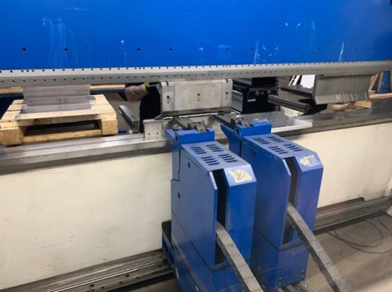 187 TON X 167" TRUMPF 5170S CNC PRESS BRAKE
MFG:2007