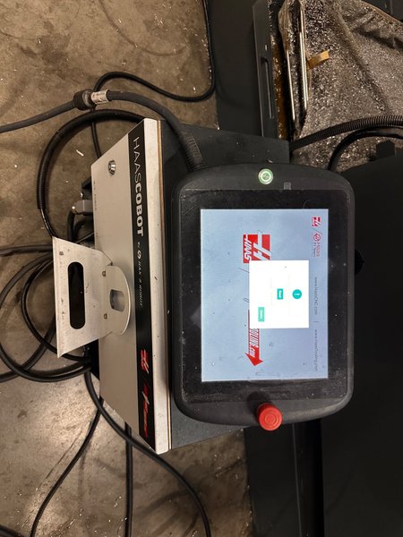 2024 HAAS VF-2SS with HC10 6-Axis Cobot with low hours.