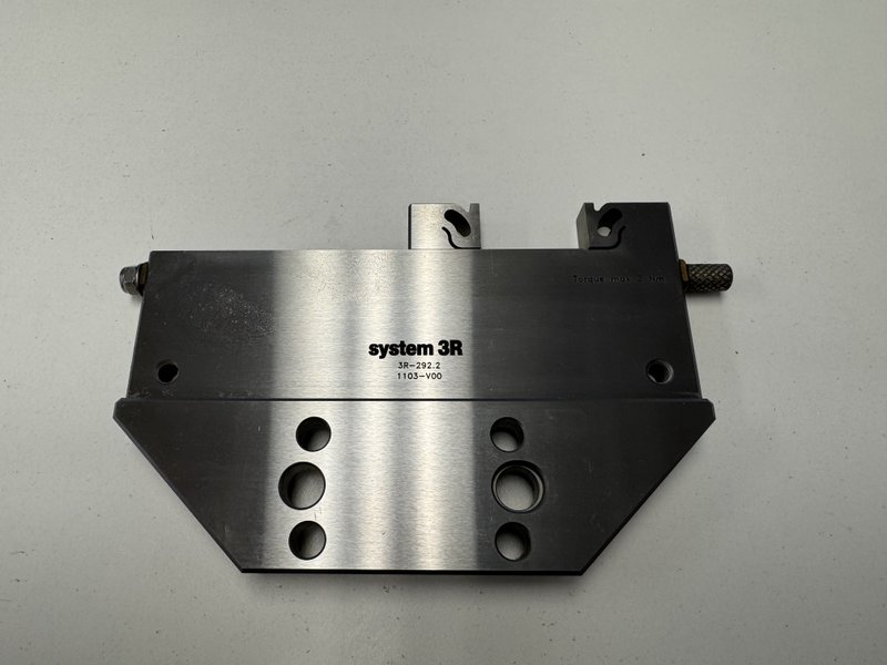 System 3R Tooling,
Vises, Chucks, Adaptors, ATC Forks, Check Ruler, Control Rod, Pallets, Probes