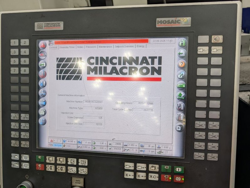950 TON 232 OZ CINCINNATI MILACRON MM950 INJECTION MOLDING MACHINE, 2013