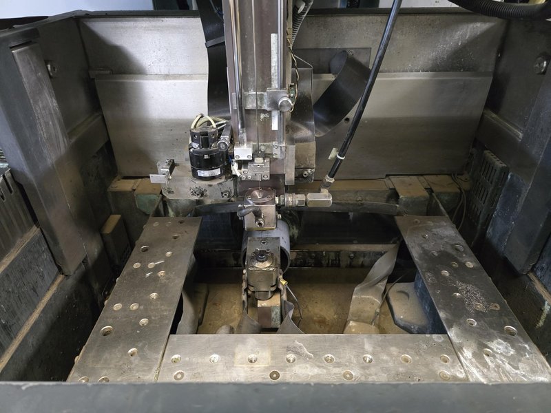 Sodick AQ327L Wire EDM
New 2006
Sodick LQ1W Control
Fine Finish
*Video Available