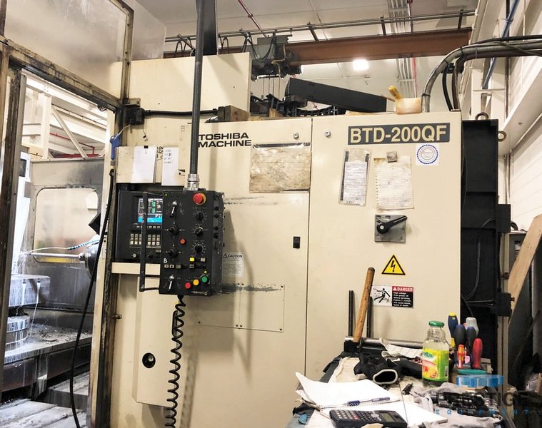 4.33" Toshiba BTD-200QF, X-39", Y-39", 40 ATC, (2) Pallets, Thru Spindle Coolant, Chip Conveyor, Tosnuc 888 CNC #31015