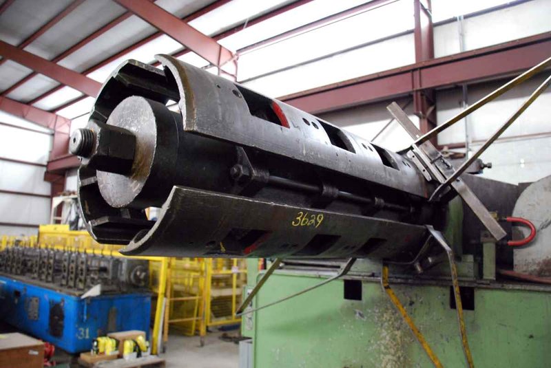15,000 Lb. (est.) x 42" MCKAY Driven Hydraulic Single Uncoiler