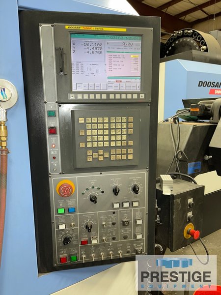 Doosan DNM 500, X-40", Y-20", 47" x 21" Table, 8,000 RPM, CAT #40, Fanuc i CNC, 30 ATC, 2010, #32479