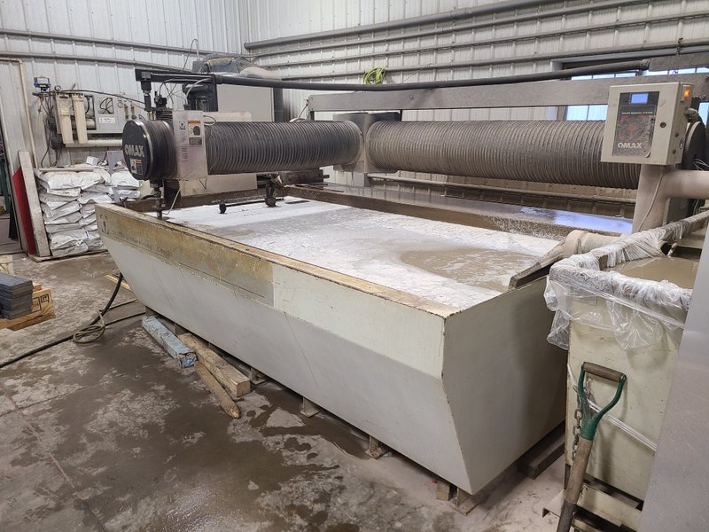 Omax 55100 4' x 8' Precision Waterjet, Omax 30 HP Variable Frequency Drive Pump, Water Level Control, SRS Garnet Cleanout System, 2005, Setup & Training Available