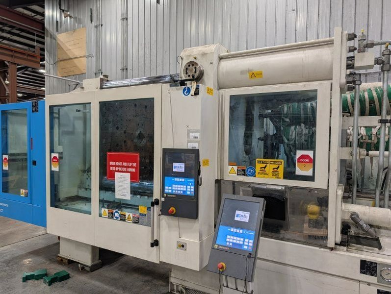 650 TON KRAUSS MAFFEI CXZL 650-3000/1400/750  THREE SHOT INJECTION MOLDING MACHINE, 2010