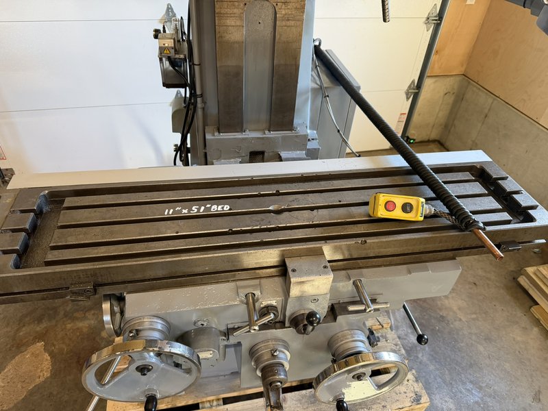 3HP VERTICAL MILL SUPERMAX YCM-2VA