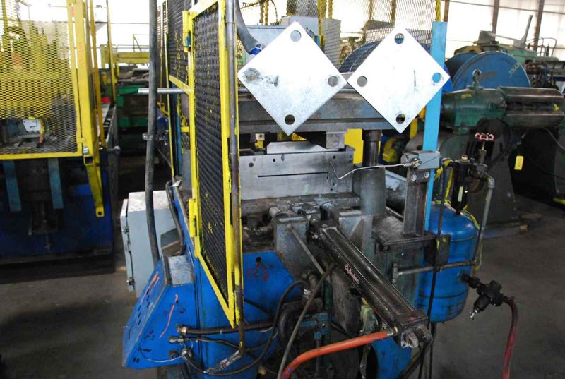 30 Ton x 2-1/2" MICHIGAN ROLL FORM 4-Post Flying Cut-Off