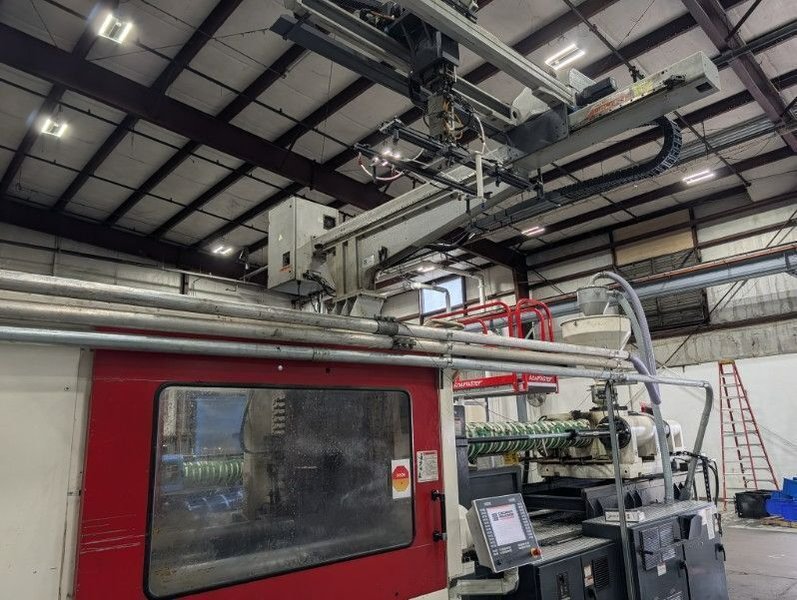 725 TON 140 OZ CINCINNATI MILACRON MS725 INJECTION MOLDING MACHINE, 2015