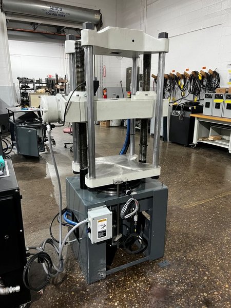 Reconditioned 120K (600kN) Tinius Olsen Super L Tensile & Compression Testing Machine