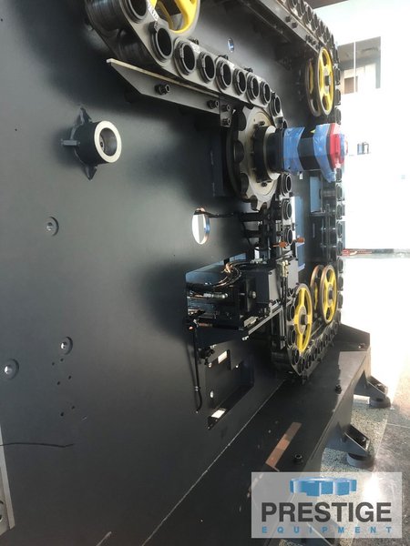 Averex HS-550K, X-31.5", Y-31.5", 19.68" Pallets, 0.001 Deg., 60 ATC, Fanuc Oi-M, Thru Spind Cool, Demo Machine, #32588