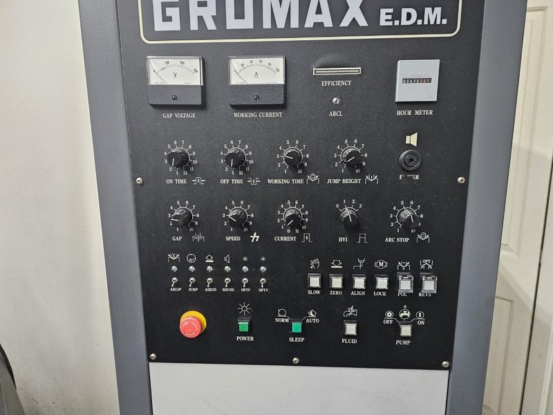 2013 Gromax P46 + E100 Manual Sinker EDM