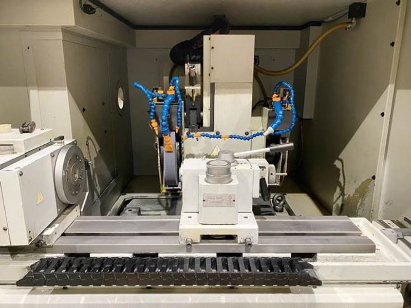 JONES & SHIPMAN SUPREMA EASY 650 M UNIVERSAL I.D./O.D. CYLINDRICAL GRINDER, NEW 2011 INSATLEED 2012, 2-OD AND 1-ID SPINDLE DESIGN