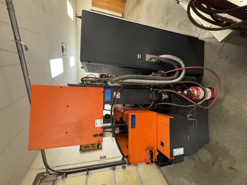 1995 CHARMILLES ROBOFORM 20 Sinker EDM,  Equipped with: Charmilles Control, 16 position ATC, System 3R Chuck, Tooling available for extra cost.