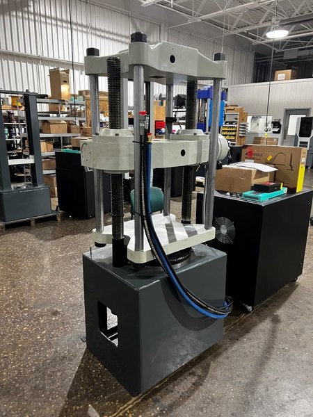 Reconditioned 120K (600kN) Tinius Olsen Super L Tensile & Compression Testing Machine