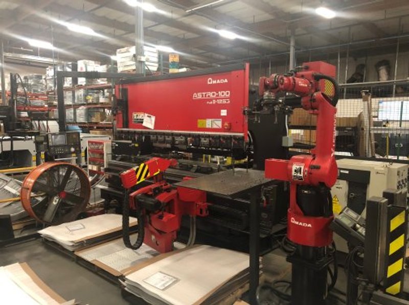 AMADA ASTRO 100MH CNC ROBOT W/ FBDIII 1253 PRECISION PRESS BRAKE
w/AMNC/RML39M BENDING ROBOT, ERX-1210 LOAD/UNLOAD ROBOT
MFG:2001