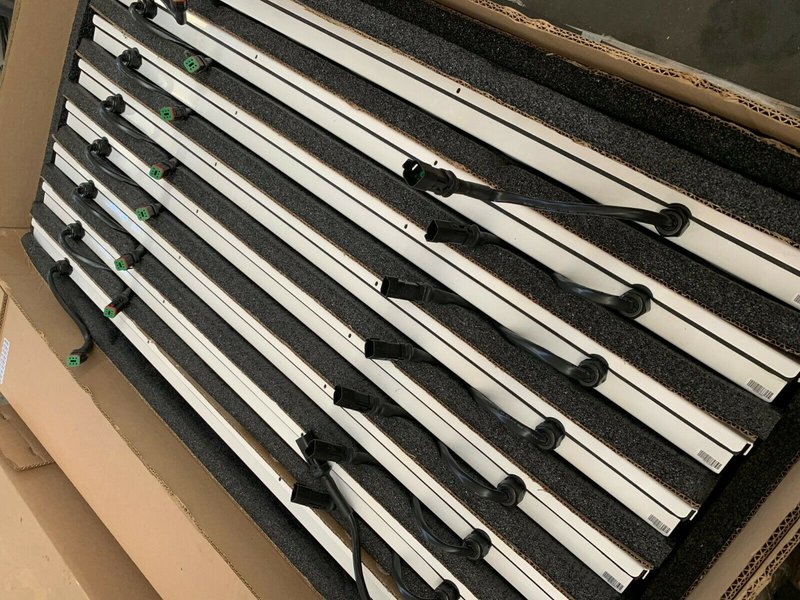 GROW LIGHTS SCYNCE RAGING KALE GROW LIGHT 750W NEW (FACTORY PACKAGING IN BOXES OF 9)