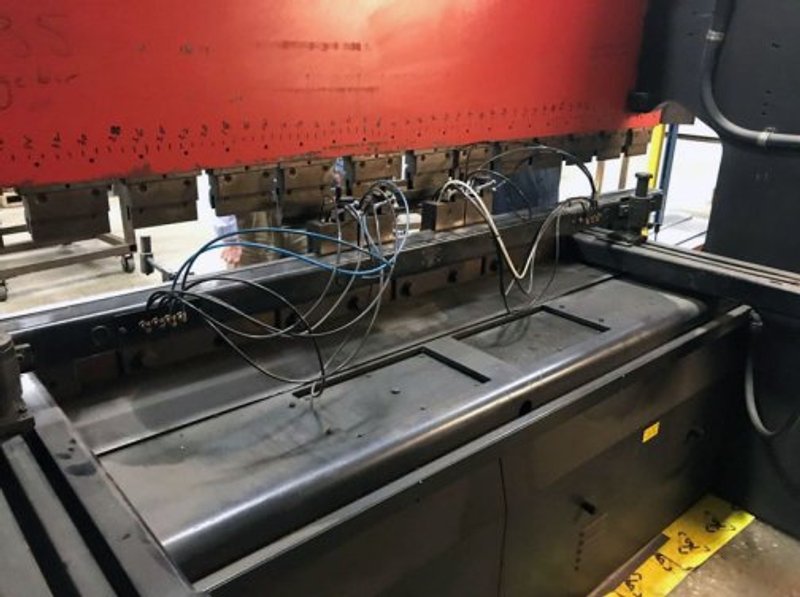 110 TON X 122" AMADA RG 100 PRESS BRAKE
W/NC9EXII 3-AXIS CNC BACKGAUGE
MFG:1992