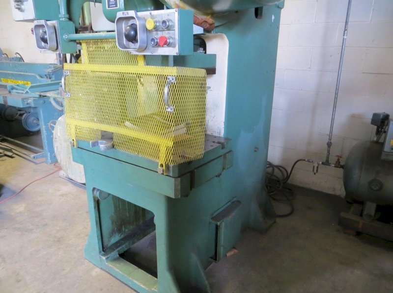 Minster Super Speed OBS 60 ton OBI press, 32" x 21" Bolster, Model 6SS-FB, 1991, 4" Stroke, 90 to 180 SPM