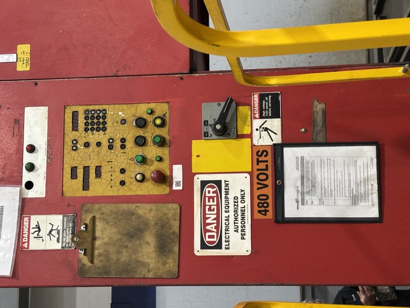 70" X 167" Table, AMADA VM3800 Vertical Plate Saw, 150"X, 31-1/2" Throat, 24" Ht, 2" Blade, Chip Auger, 10 HP, 1990