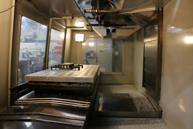 HAAS VF6D/40 VERTICAL MACHINING CENTER, NEW 2006, 15,000 RPM SPINDLE WITH THRU SPINDLE COOLANT