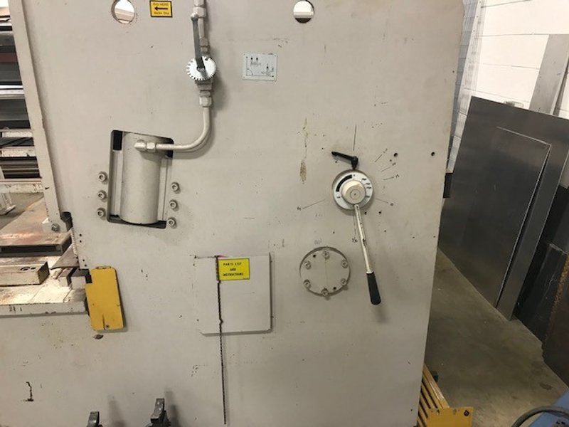 10' x 1/4" Hydraulic Shear, Programmable Back Gauge Controls, Squaring Arm, Supports