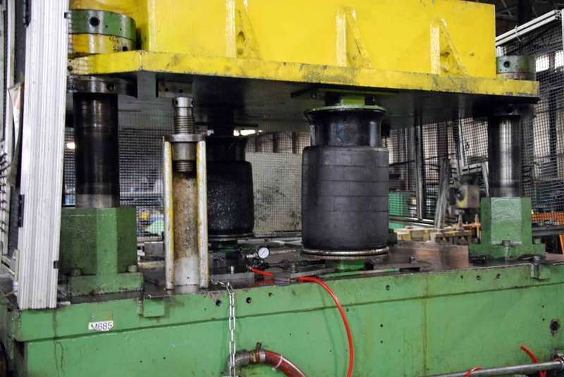100 Ton x 3" ASC 4-Post Flying Cut Off Press