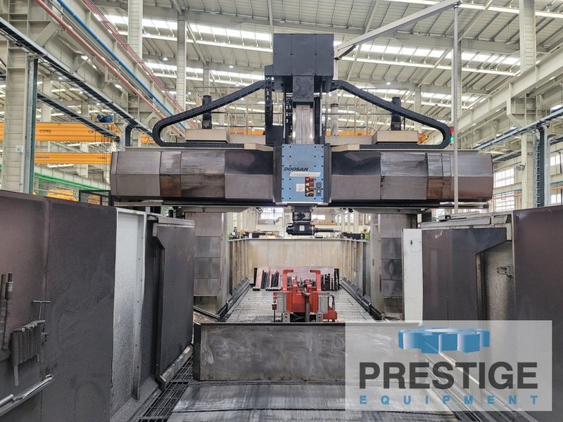 Doosan DCM 3260F Bridge Mill, X-246" Y-145", Fanuc 31iB, 60 ATC, 90 Deg. Head, 125" B/C, 2015, #32837