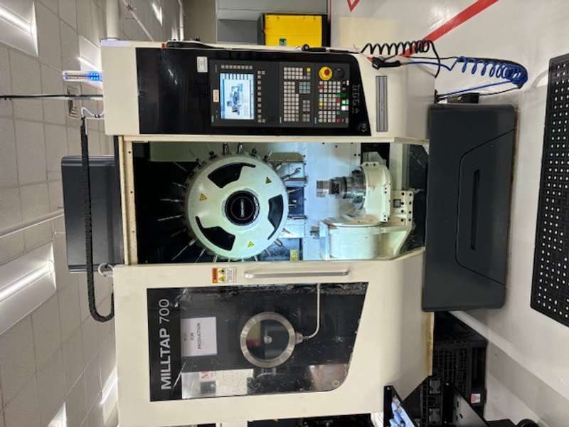 DMG MORI MillTap 700 5-Axis, 28.16.15", 24000 RPM, 25 Tools, 33 HP, BT 30 Big Plus, TSC, Probes, Chip, Pristine