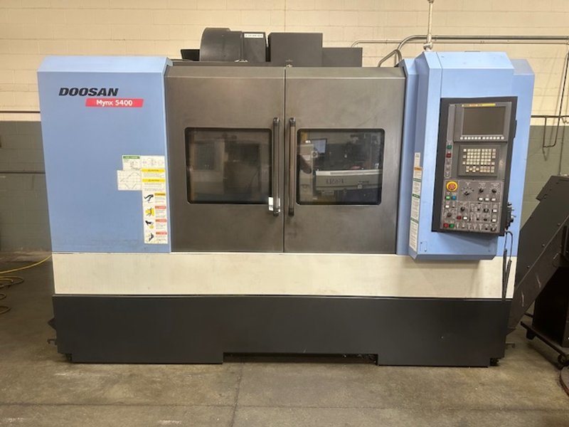 DOOSAN MYNX 5400/40, 40.21.21", 8000 RPM, 30 SMTC, 20 HP, Cat 40, Box Ways, TSC, Chip, Low Hours
