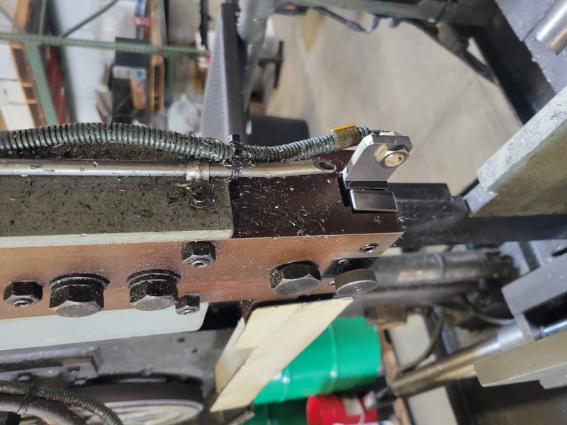 16" dual Coulumn Automatic, Programmable,  horizontal bandsaw, 1,1/2" Blade, Color screen, Large Bandwheels, Chip conveyor, Wash down hose,, Hydraulic Blade tension, Carbide blade guides, Omron controls, Power guide arm, Imported by Hydmech