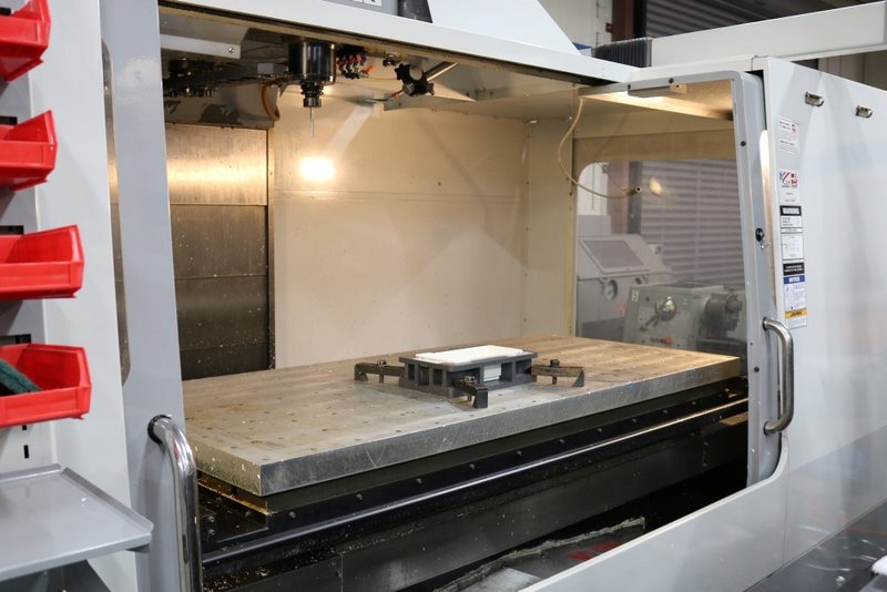 HAAS VF6D/40 VERTICAL MACHINING CENTER, NEW 2006, 15,000 RPM SPINDLE WITH THRU SPINDLE COOLANT